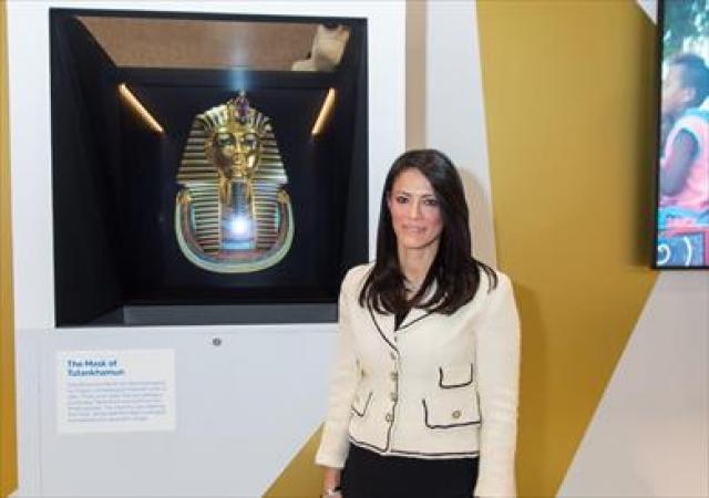 وزيرة السياحة