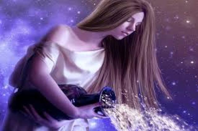 صادقة  وتميل للعزل .. مواصفات امرأة برج الدلو