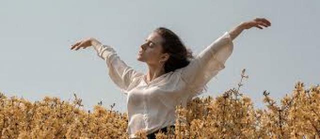 نشيطة ومتفائلة وأنانية .. مواصفات أنثى برج الحمل