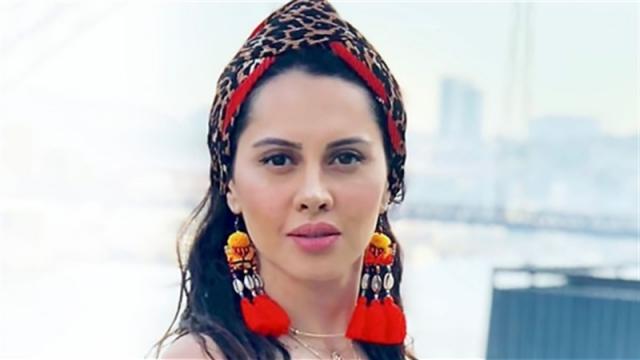 ياسمين رئيس فى أسوان لإستئناف تصوير فيلمها الجديد ” جارة القمر ”