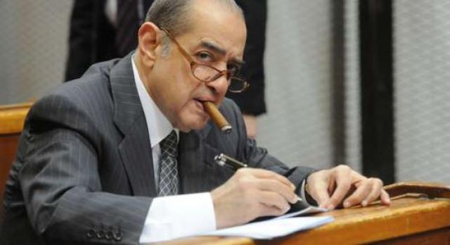 فريد الديب يطالب باخلاء سبيل حسن راتب : مريض و عند السرطان مين هيرعاه في السجن؟