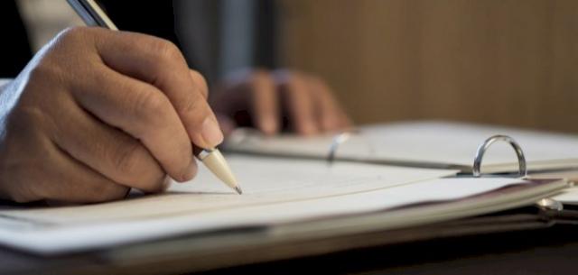 بسبب صورة سيلفي .. إحالة مدير إدارة بـ تعليم القليوبية للتحقيق و سماع اقواله