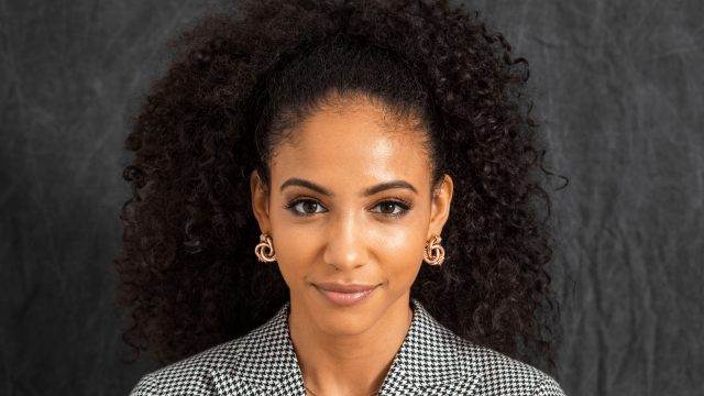 تفاصيل انتحار ملكة جمال أمريكا قفزاً من الطابق الـ 29