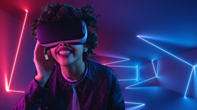 رئيس جامعة طنطا يوضح تفاصيل تقنية ”الميتافيرس” لأول مرة بـ جامعات مصر