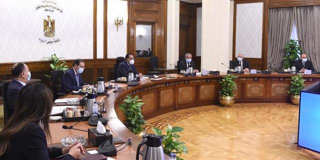 ابرزها زيادة الأجور .. 5 قرارات هامة اتفقت عليها الحكومة اثناء الأجتماع الأسبوعي