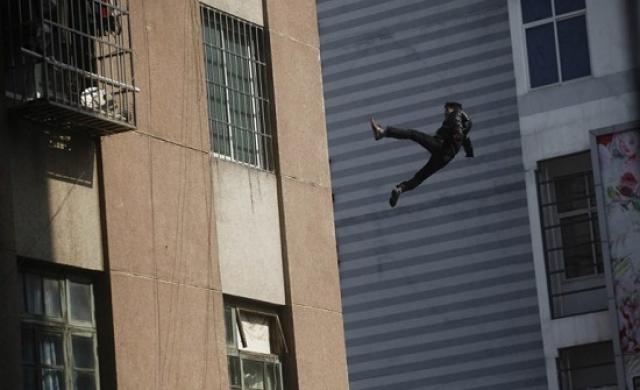 عشان بطانية .. شاب يلقي أبن خالته من الدور السادس بمنطقة فايدة كامل