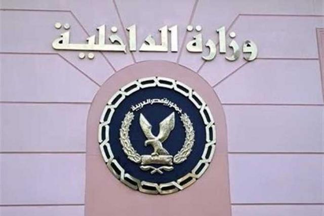 بسبب توبيخه .. عامل يقضم ”صباع” مديره بمطعم في الزمالك