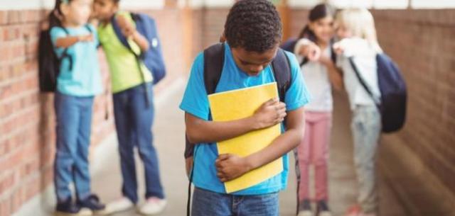 الحبس 5 سنوات وغرامة 200 ألف جنيه عقوبة للتنمر | تفاصيل