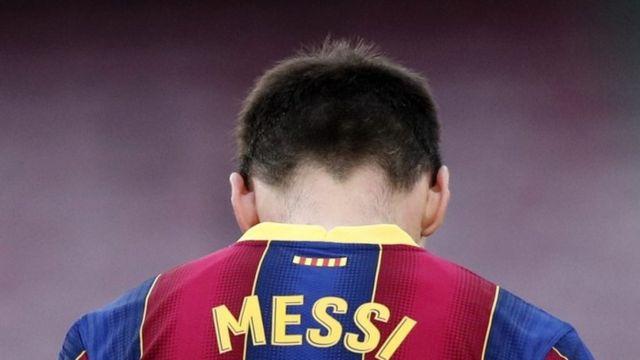 ما السبب؟ .. اتصالات عاجلة من ميسي لمسئولي برشلونة