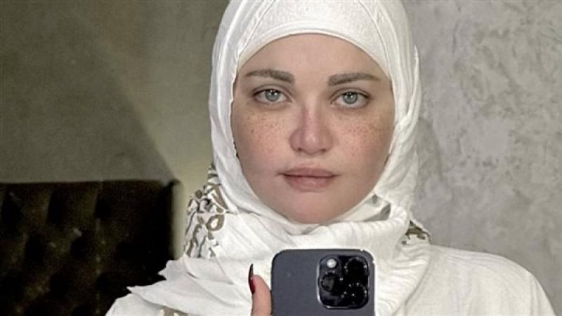 بالحجاب.. ياسمين الخطيب تخطف الأضواء بجمالها