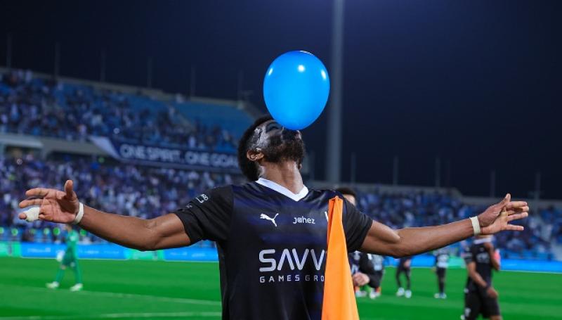 مطلب جماهيري .. الهلال السعودي يرغب في تمديد عقد هذا اللاعب