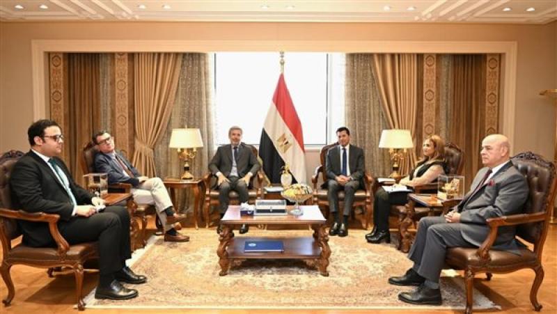 وزير الرياضة يبحث مع السفير الإيطالي التعاون المشترك