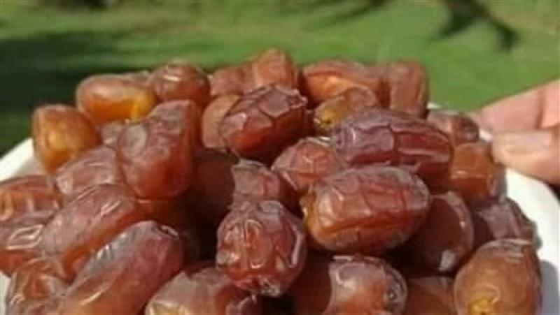 8 فوائد لا تعرفها.. ماذا يحدث لجسمك عند تناول التمر على الريق