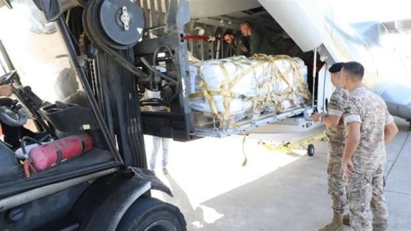 العراق تعلن وصول أكثر من 3 آلاف طن مواد غذائية وطبية للبنان