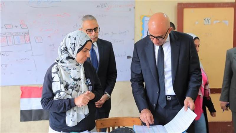 جانب من جولة وزير التربية والتعليم