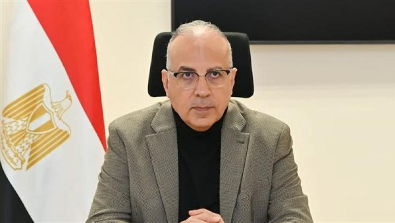 وزير الري يبحث تعظيم استثمار أملاك الوزارة لدعم الاقتصاد القومي