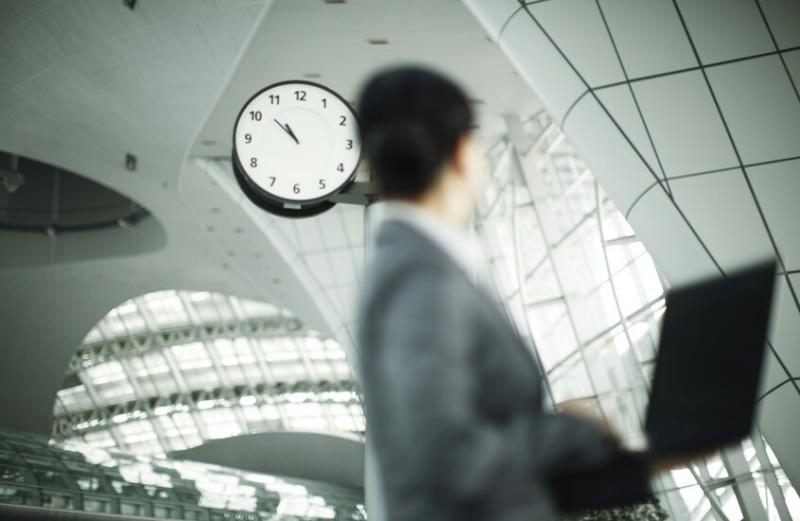 العمل المفرط يغير بنية الدماغ ويشوه مناطق الذاكرة والتركيز!