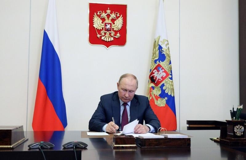 بوتين يعفي الطلاب العسكريين من رابطة الدول المستقلة من متطلبات تسجيل الأجانب