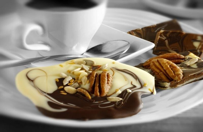 تفسير سبب الرغبة الشديدة في تناول الأطعمة الحلوة والمالحة