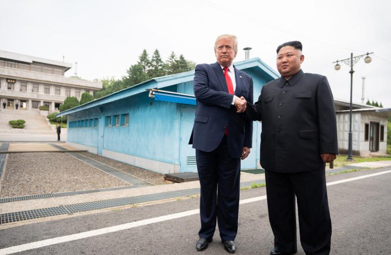 ترامب يعد بالعمل على حل الصراع مع كوريا الشمالية