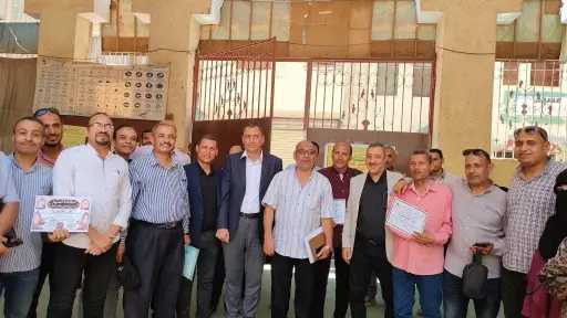 مدارس وجامعات